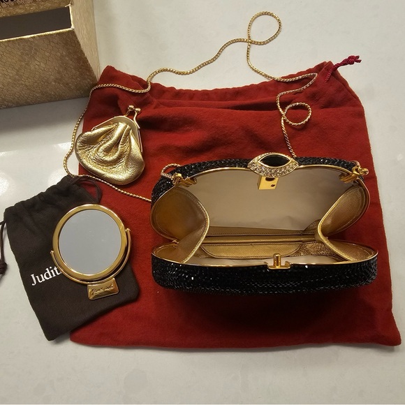 Judith Leiber Handbags - NWOT Authentic Beautiful Judith Leiber Clutch